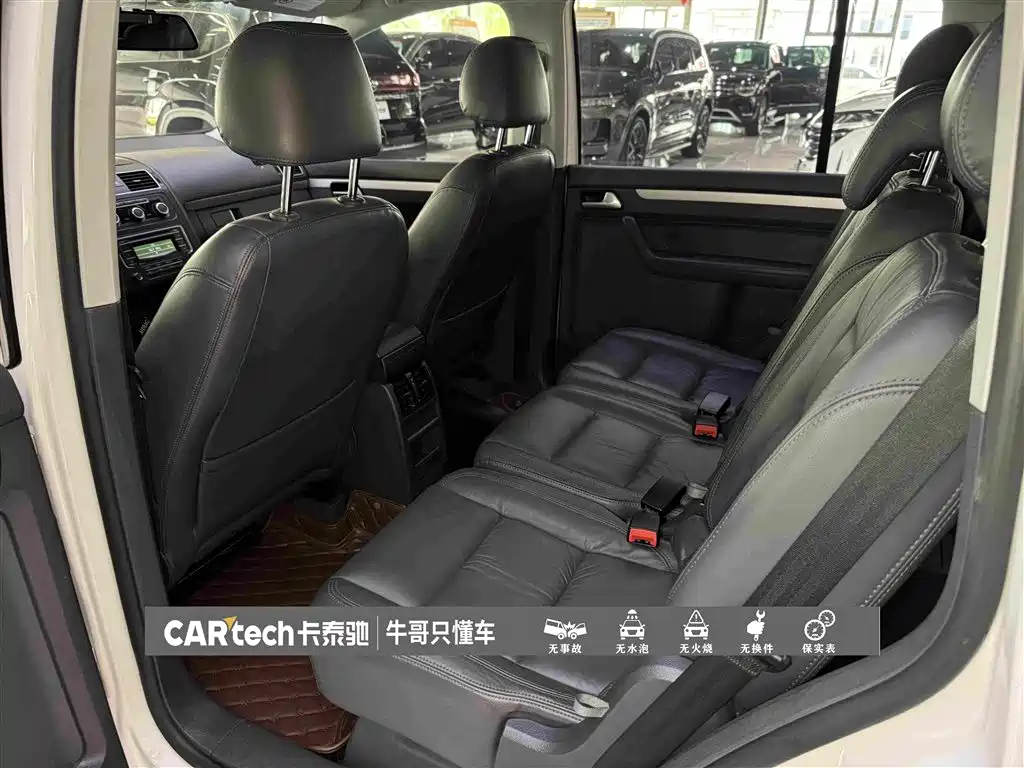 Volkswagen Touran 2015 — фото 25