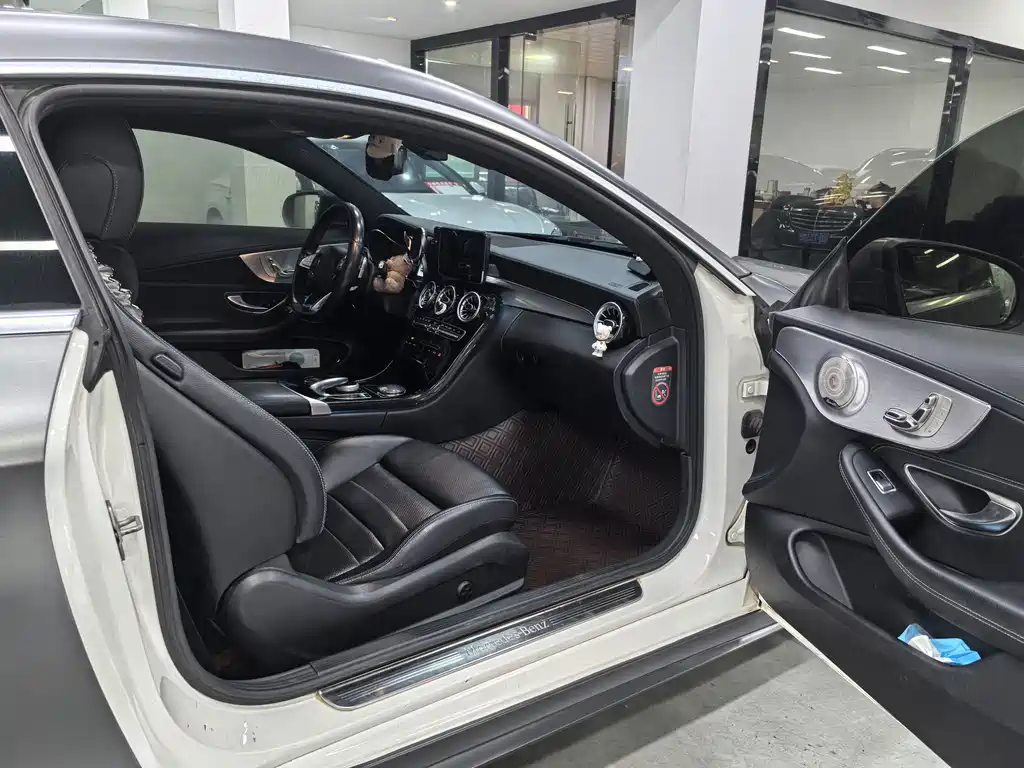 Mercedes-Benz C-Class 2018 — фото 10