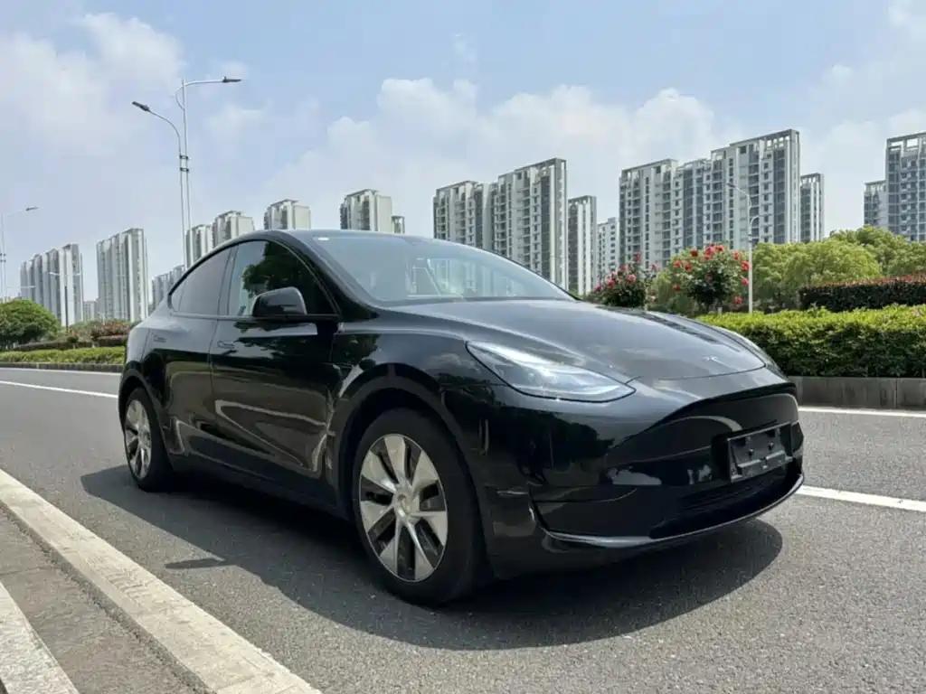 Tesla Model Y 2022 — фото 3