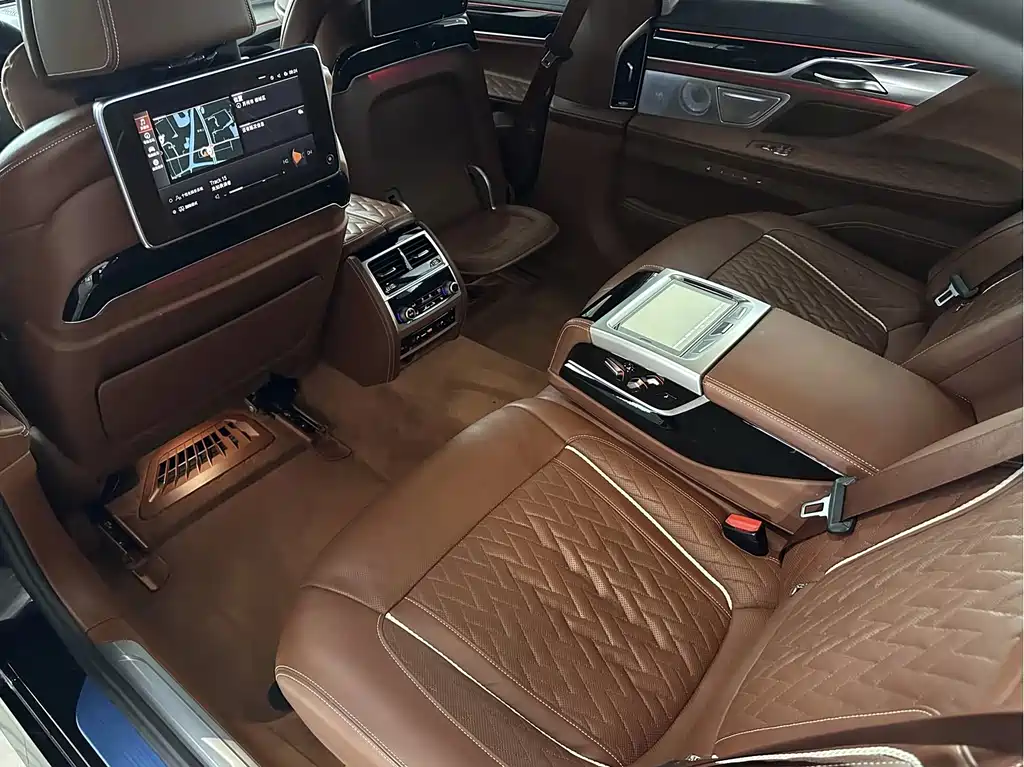 BMW 7 Series 2020 — фото 25