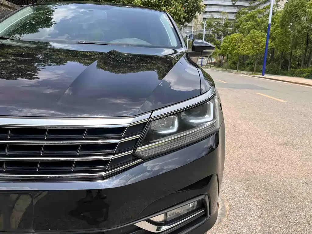 Volkswagen Passat 2017 — фото 14