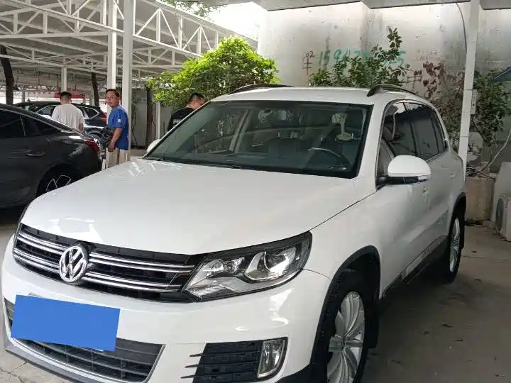 Volkswagen Tiguan 2016 — фото 1
