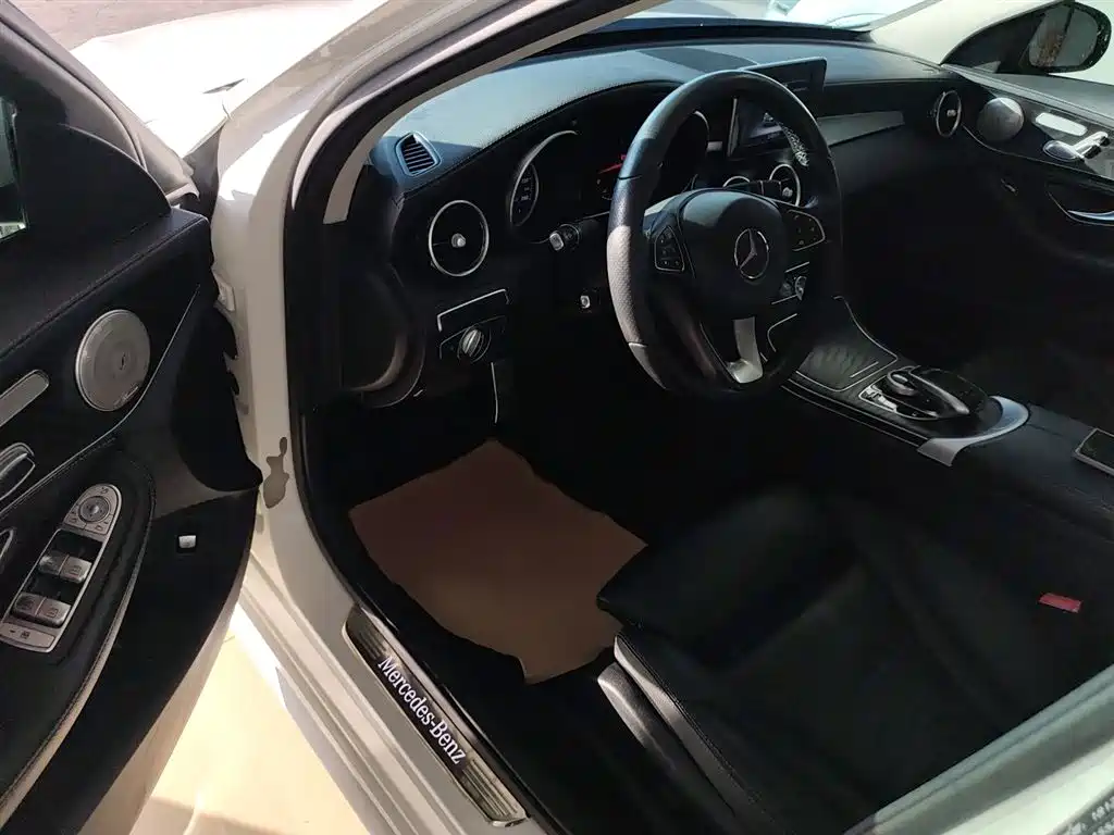 Mercedes-Benz C-Class 2018 — фото 13