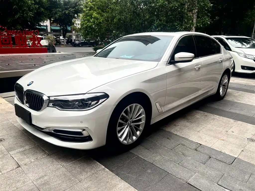 BMW 5 Series 2020 — фото 1