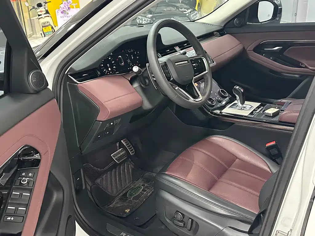 Land Rover Evoque 2023 — фото 4