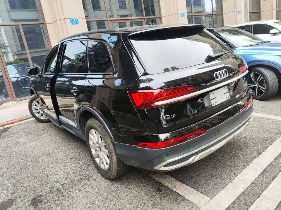 Audi Q7 2022 — фото 7