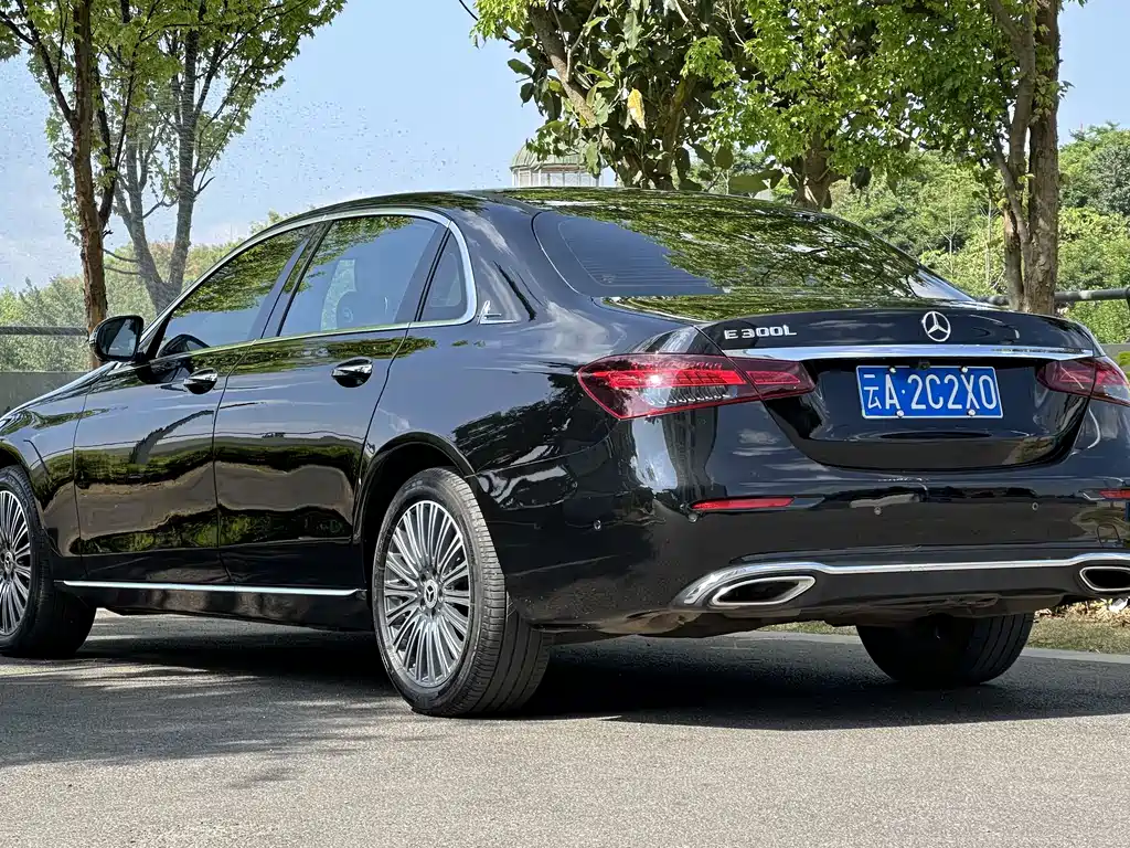 Mercedes-Benz E-Class 2022 — фото 8