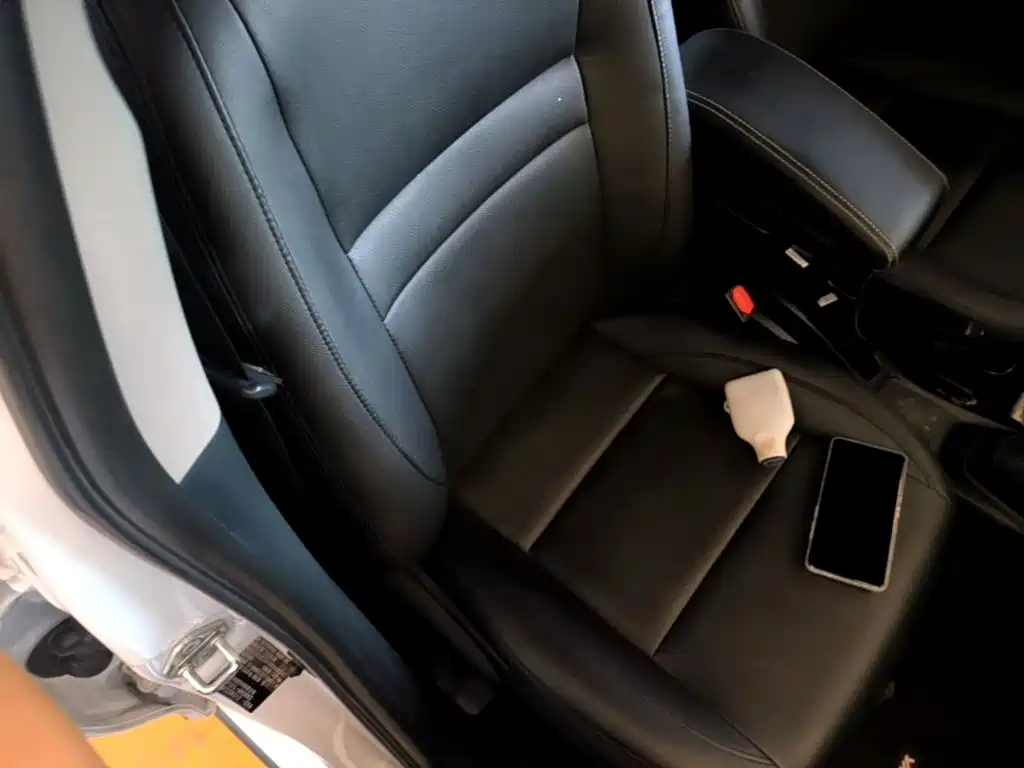 Toyota Yaris L 2019 — фото 25