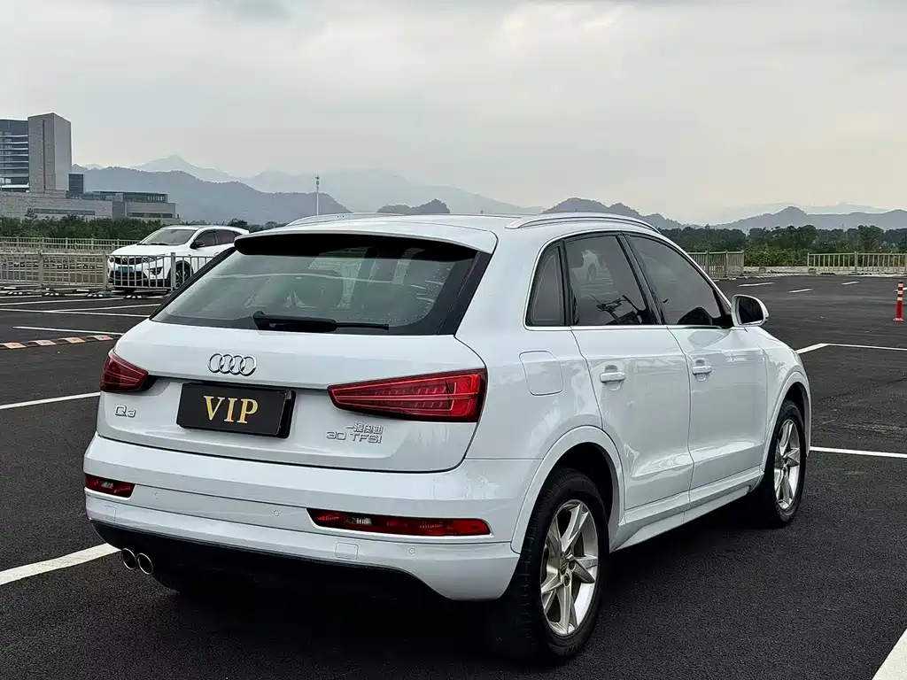 Audi Q3 2019 — фото 9
