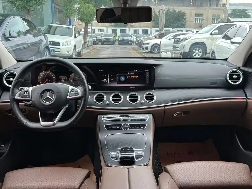 Mercedes-Benz E-Class 2018 — фото 18