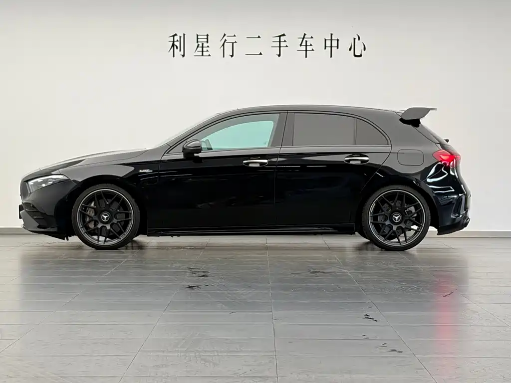 Mercedes-Benz A-Class AMG 2025 — фото 8