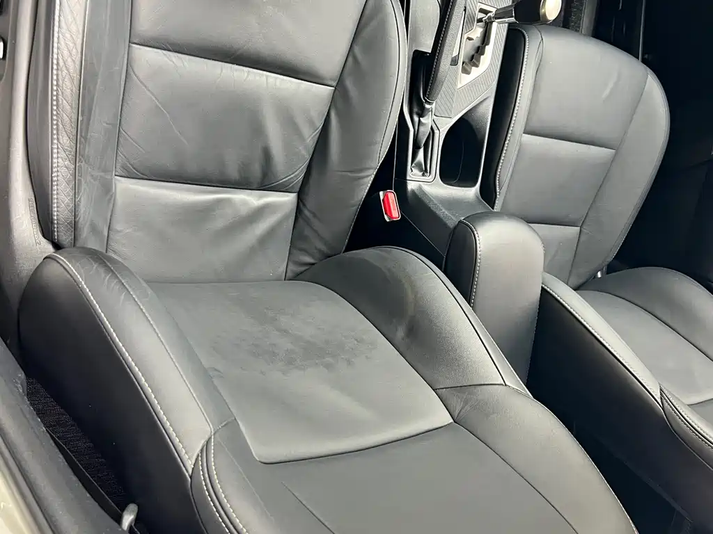 Toyota RAV4 2016 — фото 16