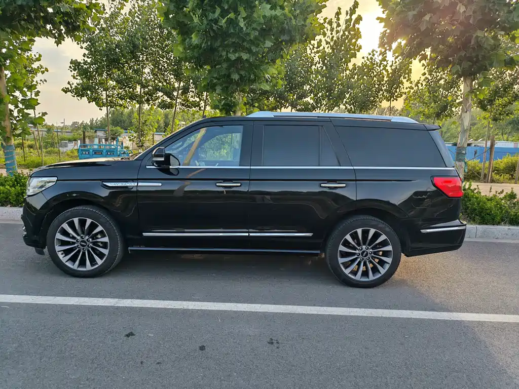 Lincoln Navigator 2018 — фото 6