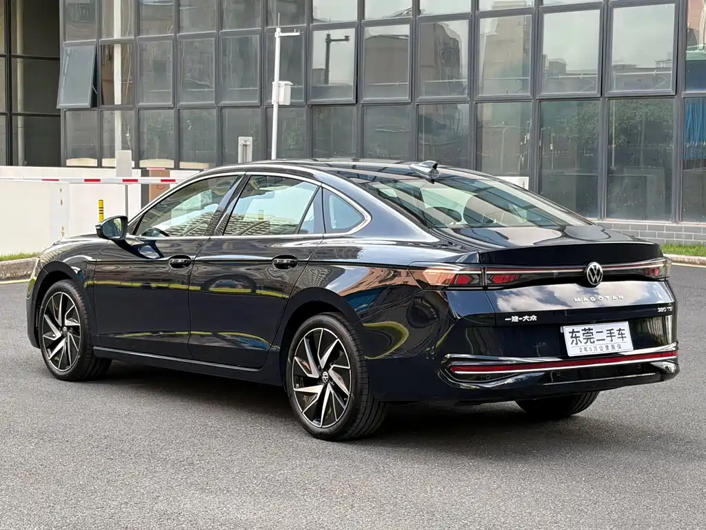 Volkswagen Magotan 2024