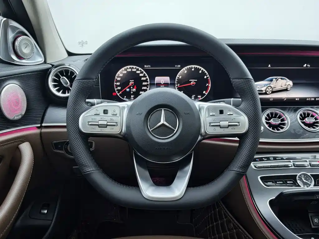 Mercedes-Benz E-Class 2018 — фото 11