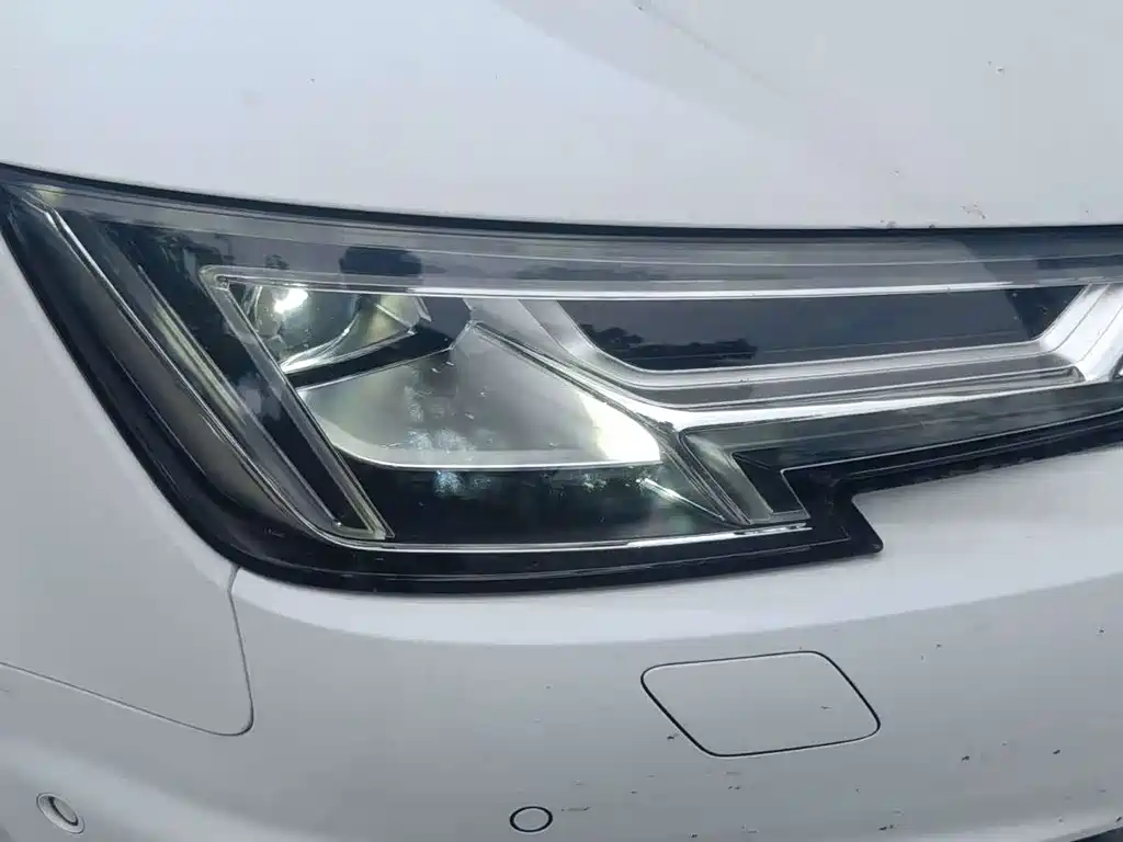 Audi A4L 2019