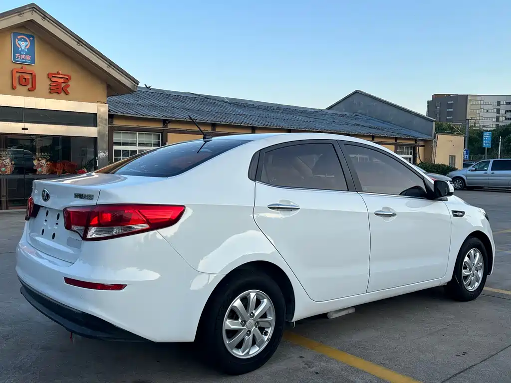 Kia K2 2016 — фото 10