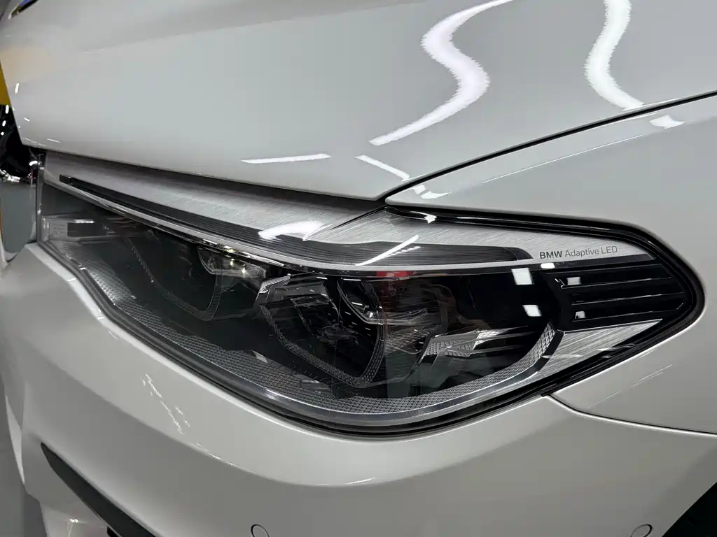 BMW 5 Series 2018 — фото 27