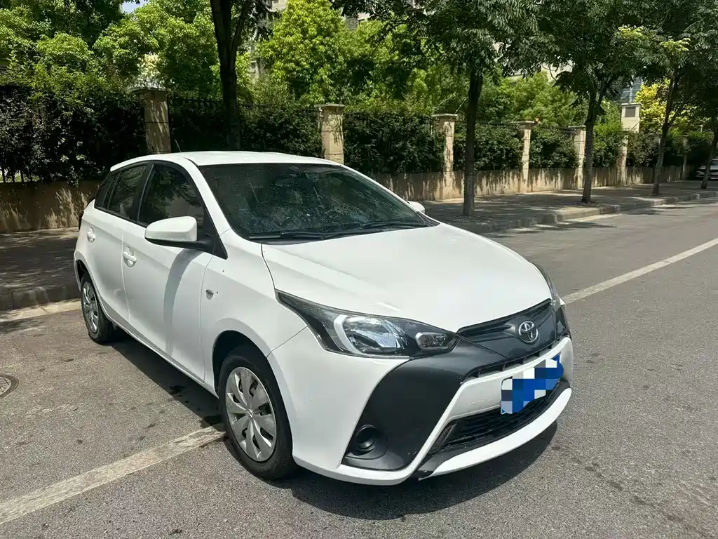 Toyota Yaris L 2016