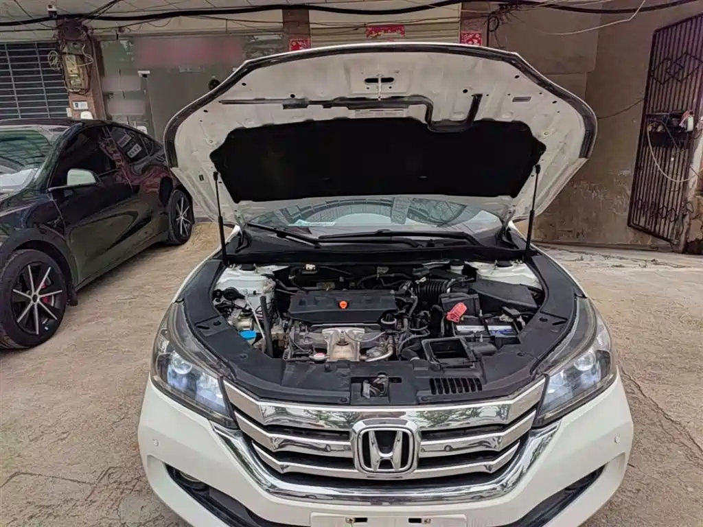 Honda Accord 2015 — фото 20