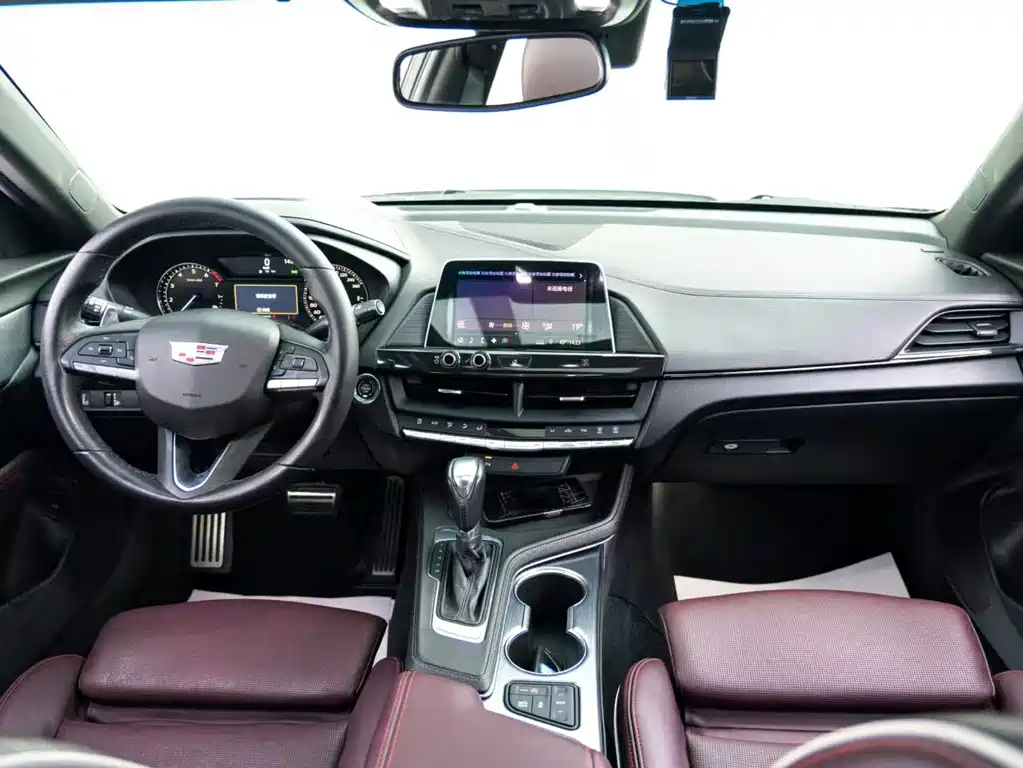 Cadillac CT4 2020 — фото 18