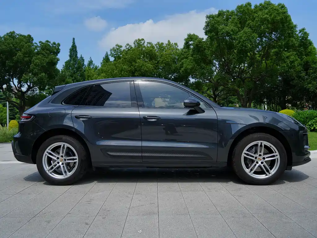 Porsche Macan 2023 — фото 16