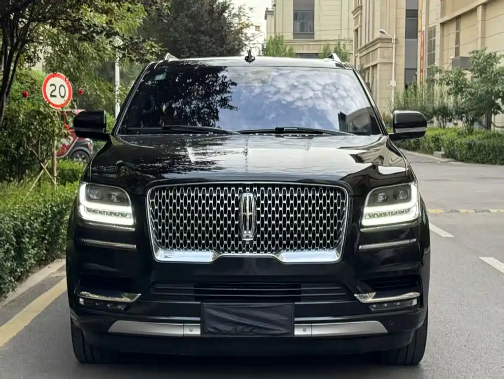 Lincoln Navigator 2019 — фото 2