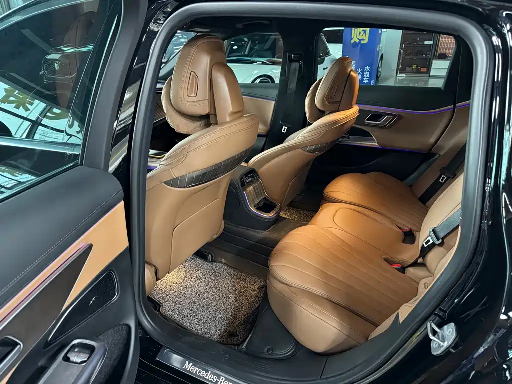 Mercedes-Benz E-Class 2025 — фото 10