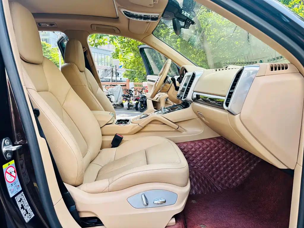 Porsche Cayenne 2017 — фото 13