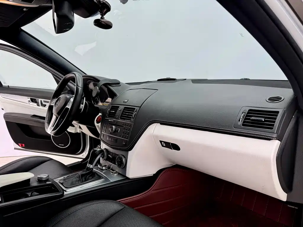 Mercedes-Benz C-Class AMG 2012 — фото 15