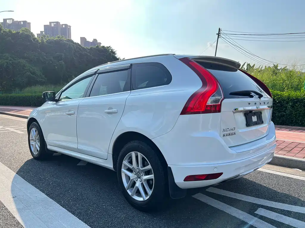 Volvo XC60 2016 — фото 5