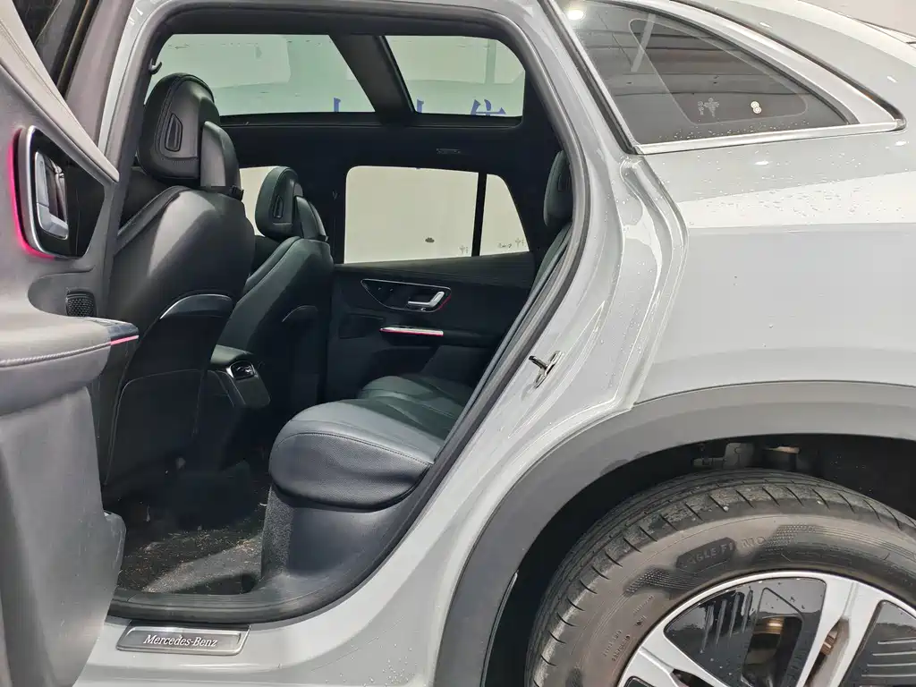 Mercedes-Benz EQE SUV 2024 — фото 12