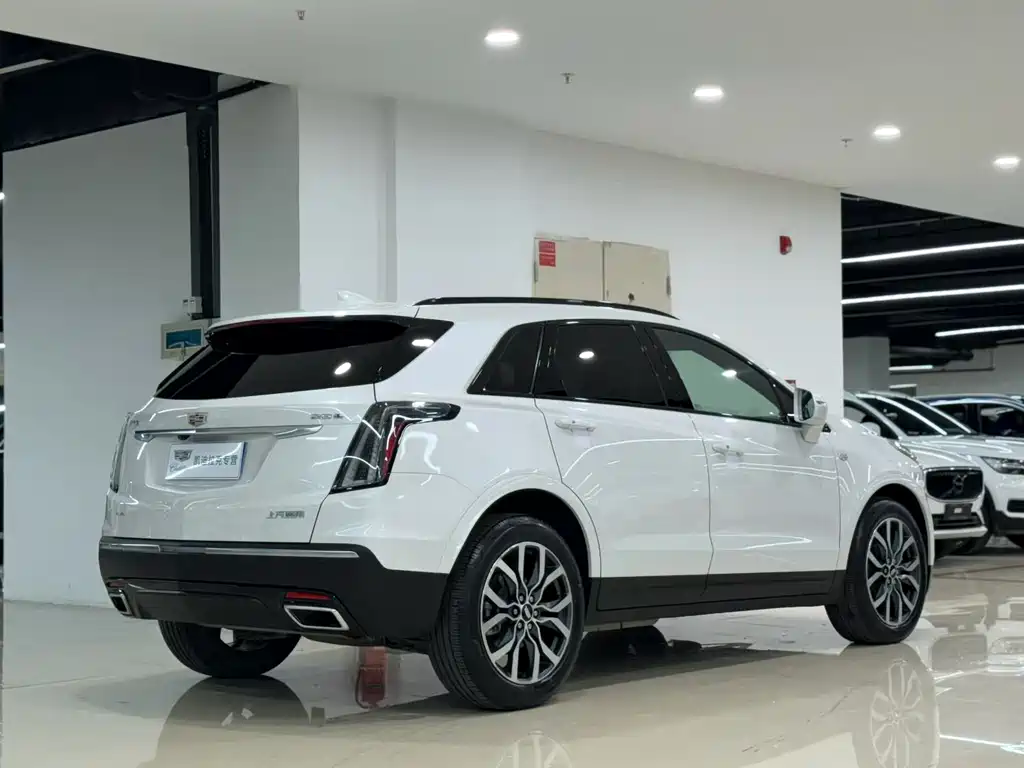 Cadillac XT5 2023 — фото 9