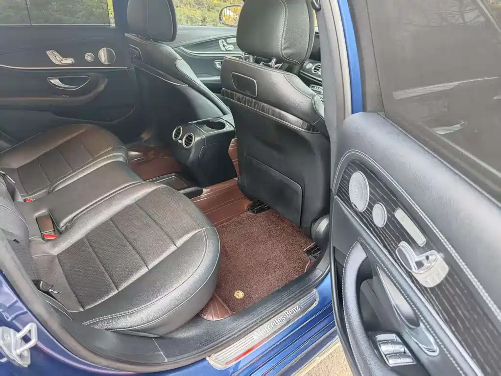 Mercedes-Benz E-Class 2020 — фото 16