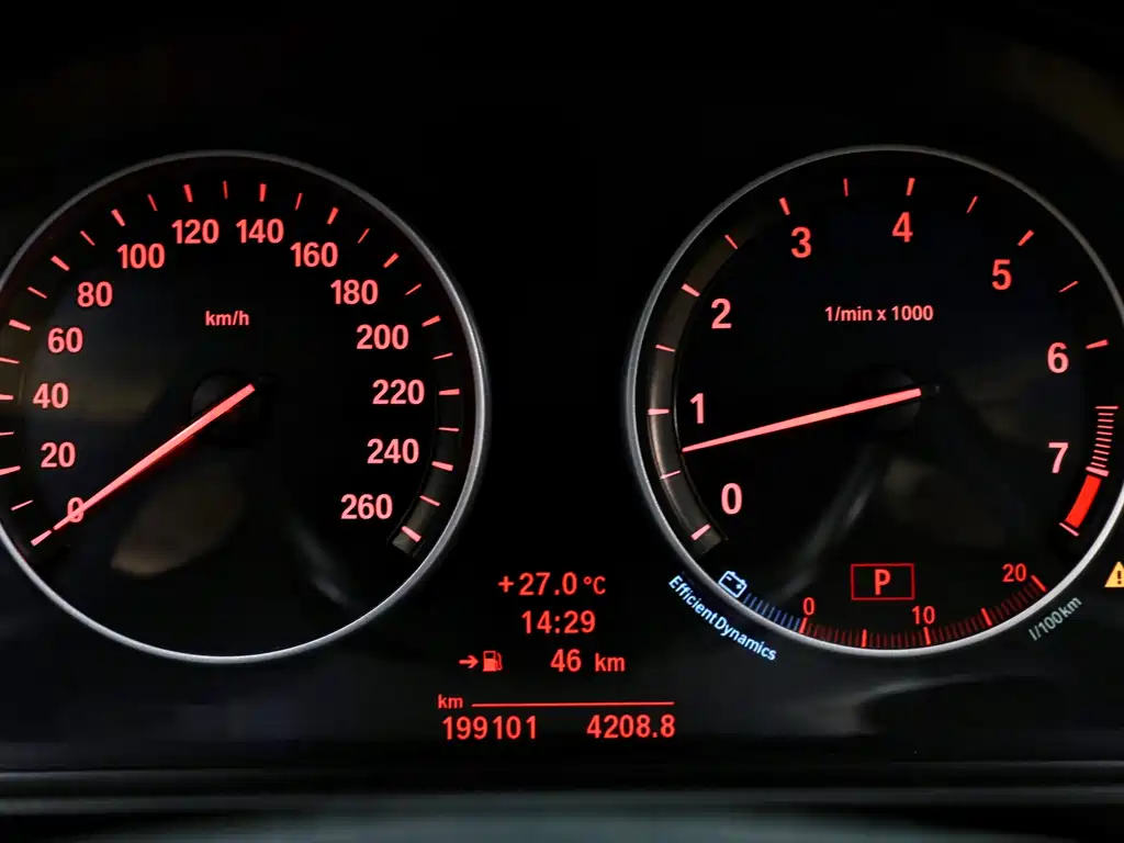BMW 5 Series 2012 — фото 13