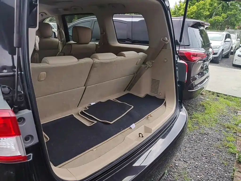 Nissan Quest 2016 — фото 19