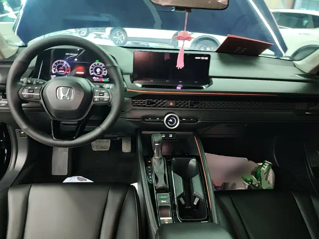 Honda Accord 2024 — фото 10