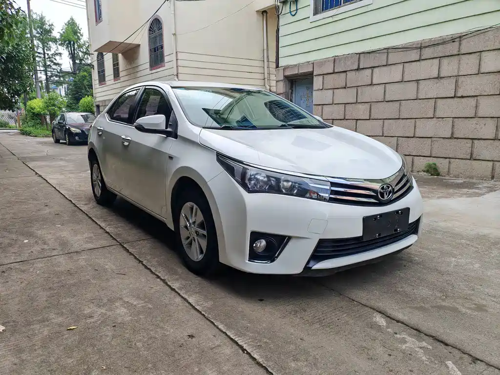 Toyota Corolla 2016 — фото 2