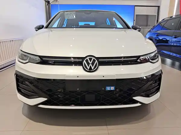 Volkswagen Golf 2024
