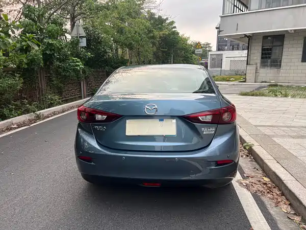 Mazda 3 Axela 2016