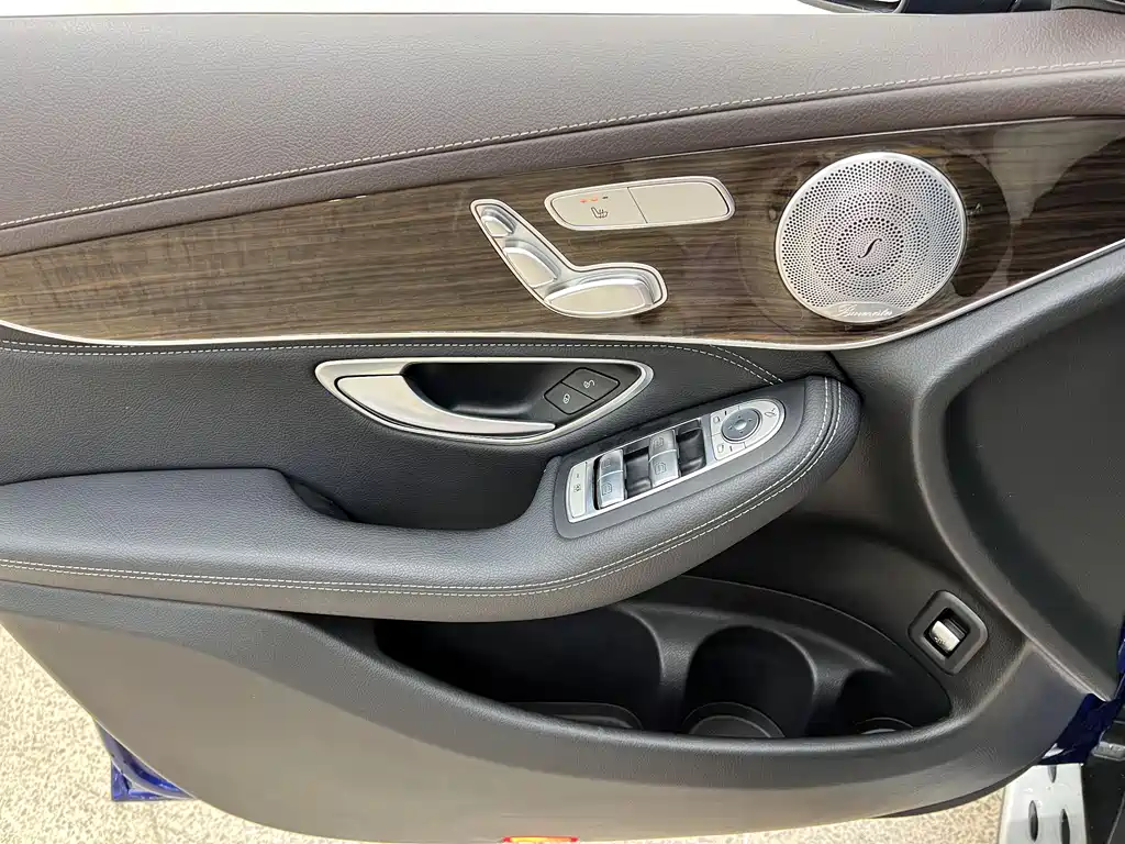 Mercedes-Benz GLC 2018 — фото 18