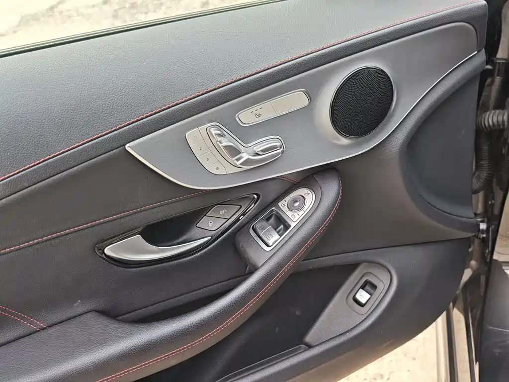 Mercedes-Benz C-Class 2023 — фото 9