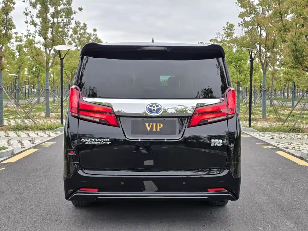 Toyota Alphard 2023 — фото 23
