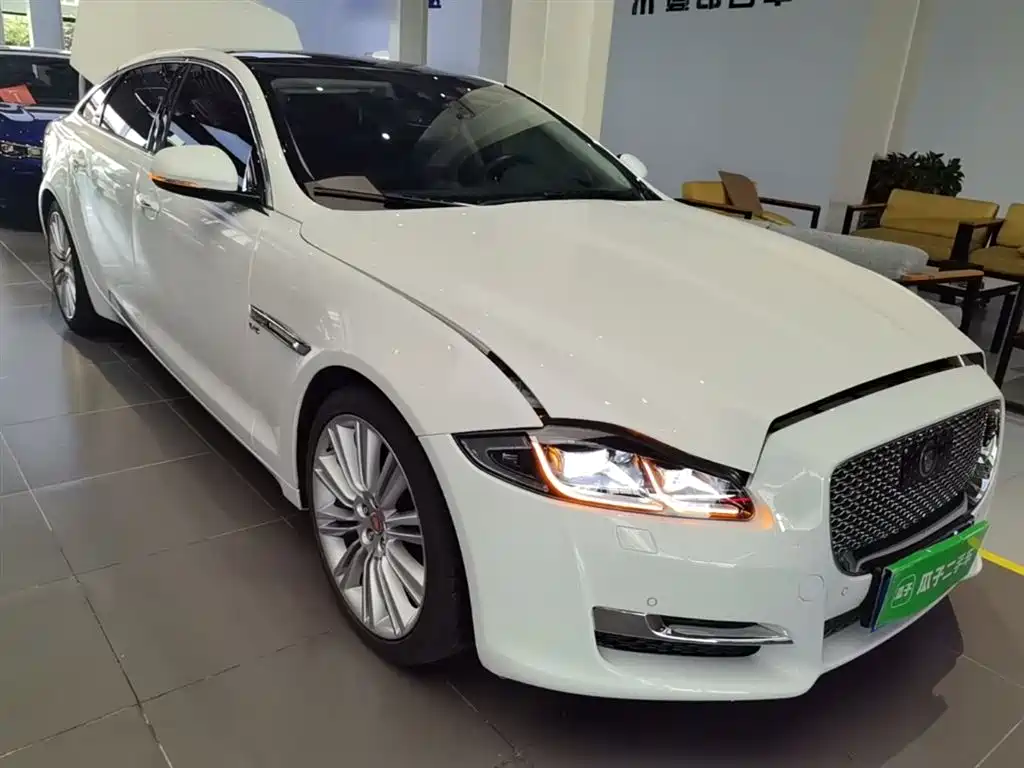 Jaguar XJ 2019 — фото 4