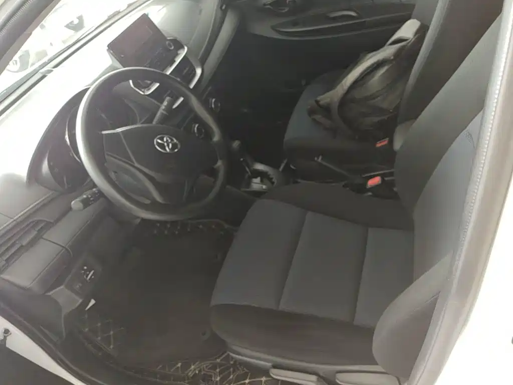 Toyota Yaris L 2021 — фото 15