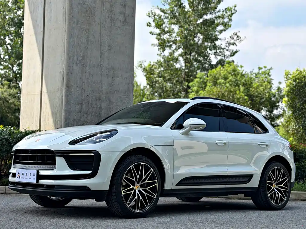 Porsche Macan 2022 — фото 1