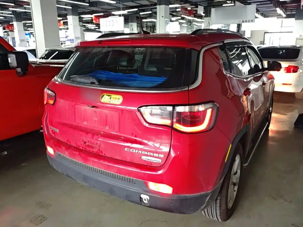 Jeep Compass 2017 — фото 7
