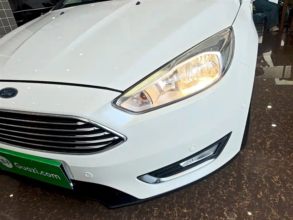 Ford Focus 2015 — фото 24