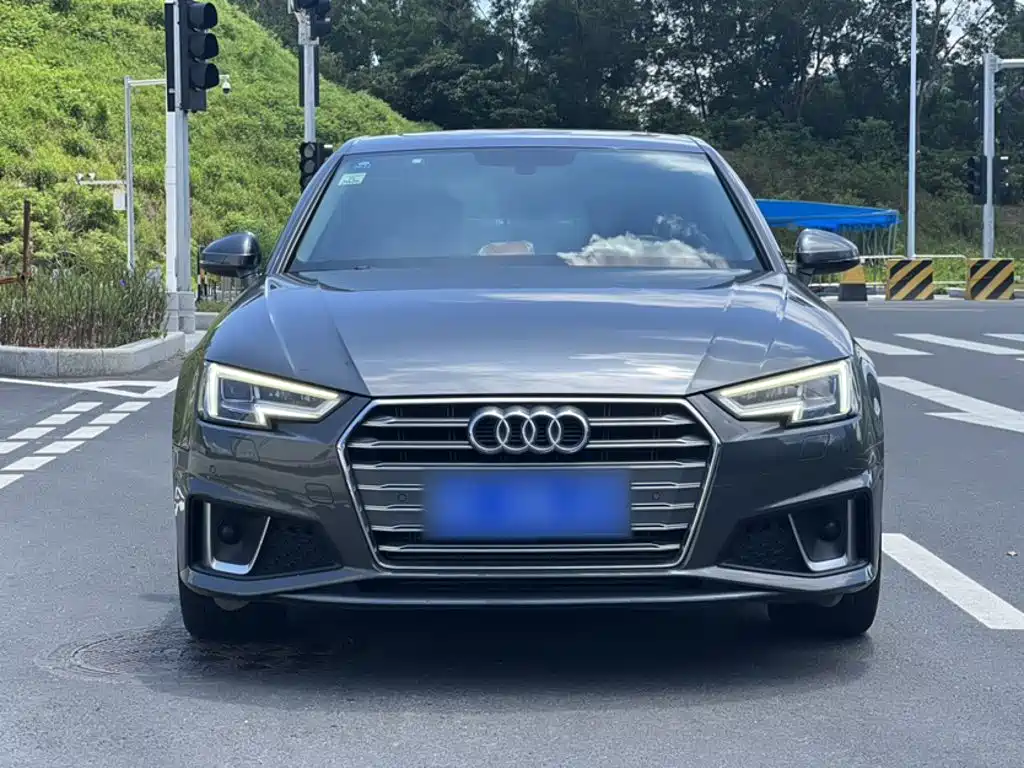 Audi A4L 2020 — фото 13