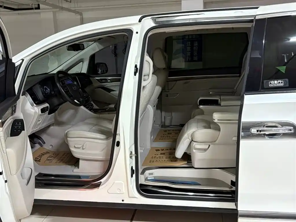 GAC Motor Trumpchi M8 2018 — фото 4